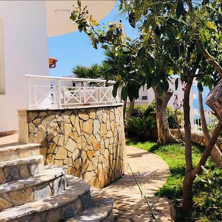 Apartments On The Beach Sarandë 외부 사진
