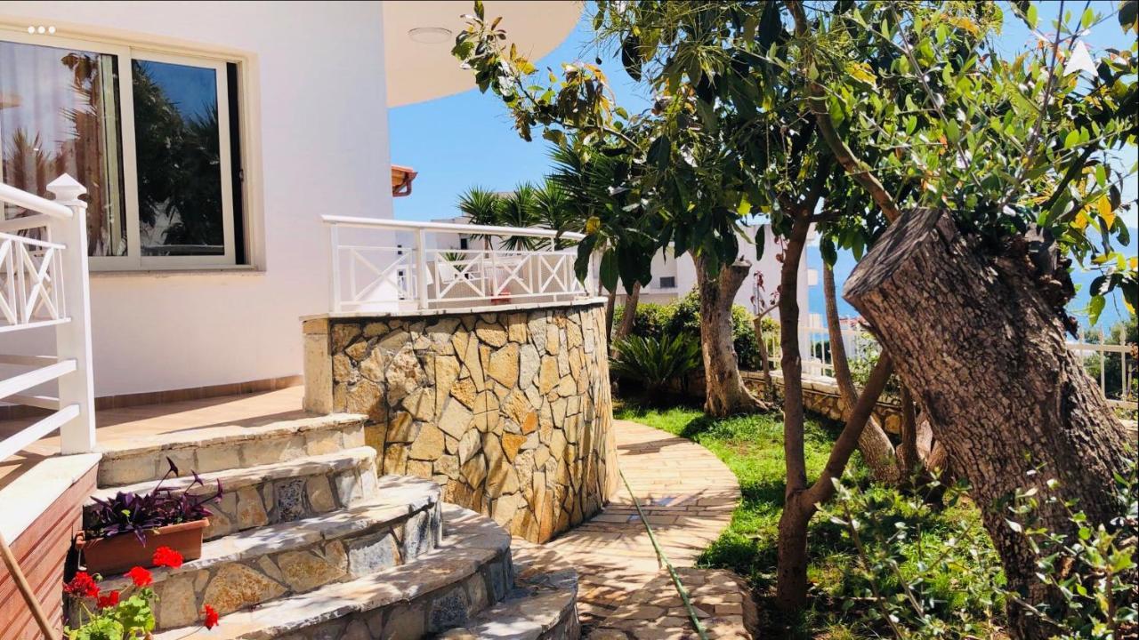 Apartments On The Beach Sarandë 외부 사진
