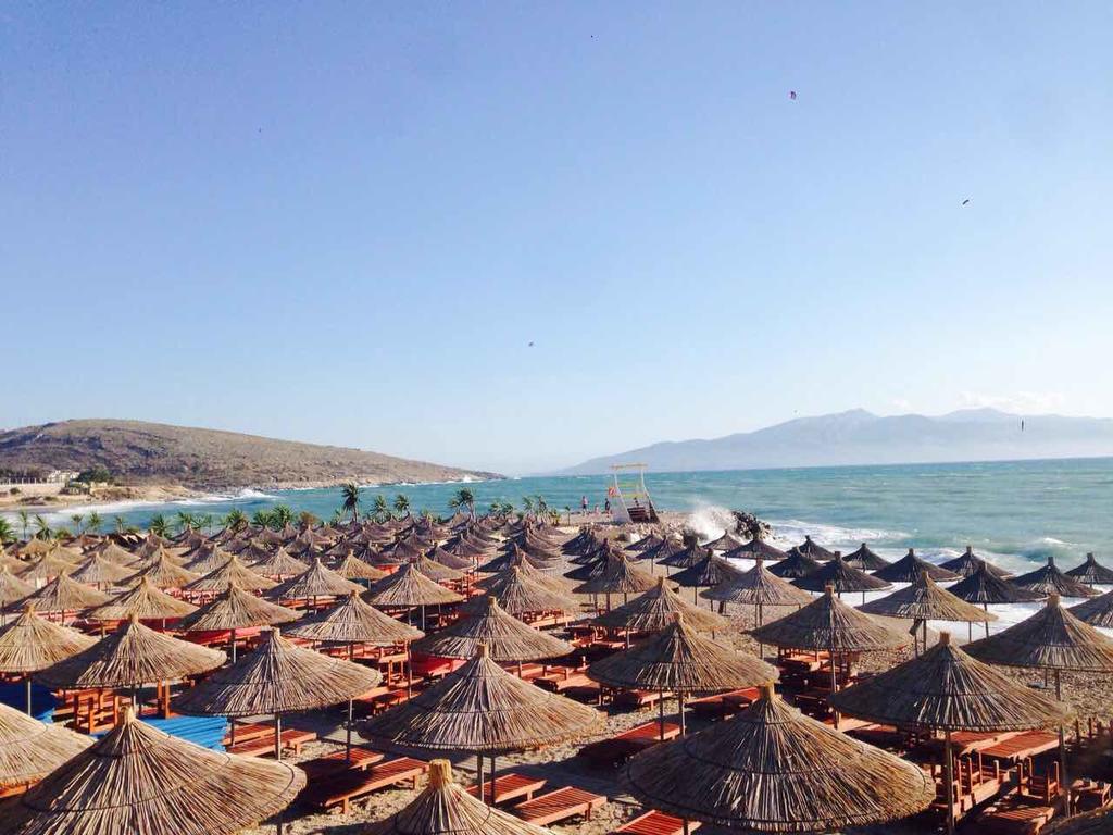 Apartments On The Beach Sarandë 외부 사진