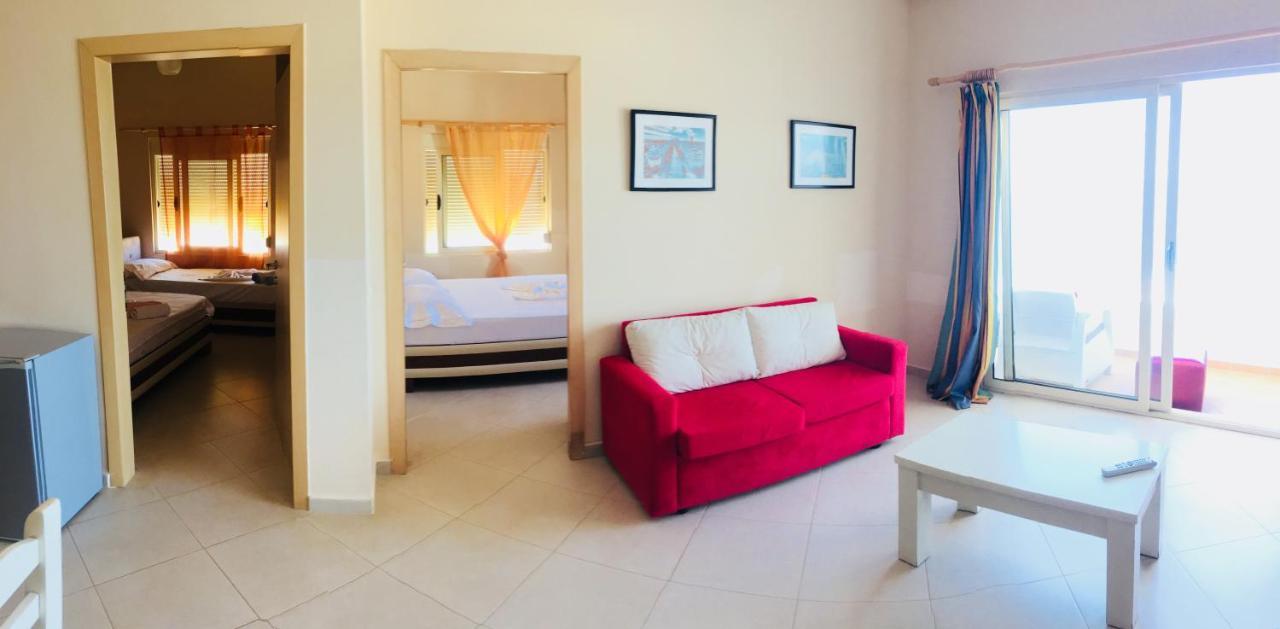 Apartments On The Beach Sarandë 외부 사진